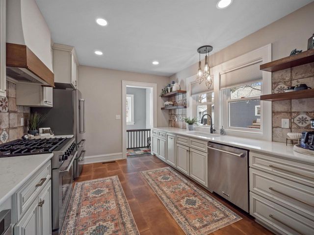 401 GRANITE STREET, Waupaca, WI 54981