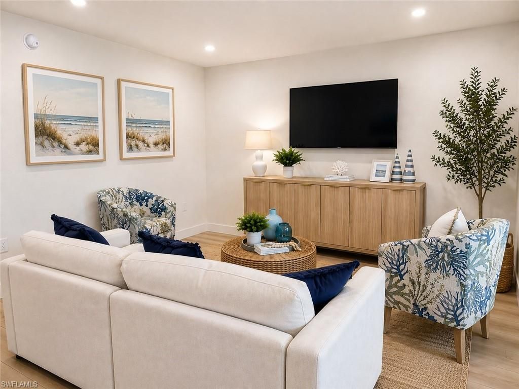 333 Harbour DR 109, NAPLES, FL 34103 — exterior