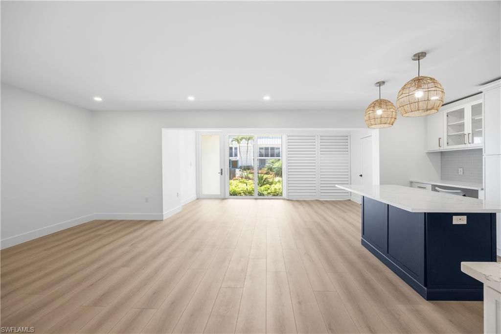 333 Harbour DR 109, NAPLES, FL 34103 — photo 5