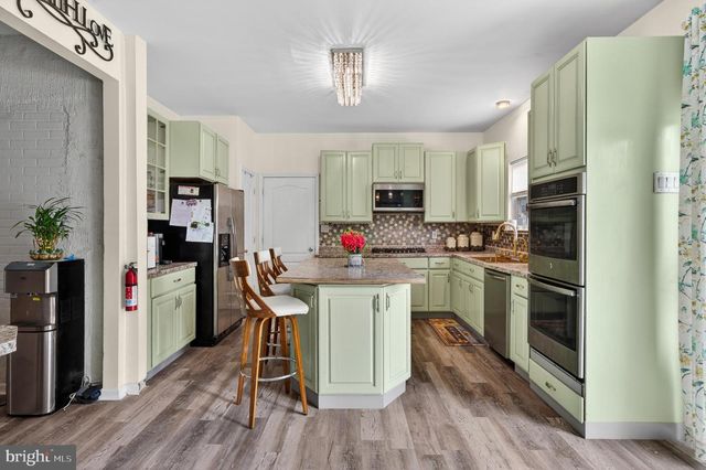 709 S BROAD ST, Clayton, NJ 08312
