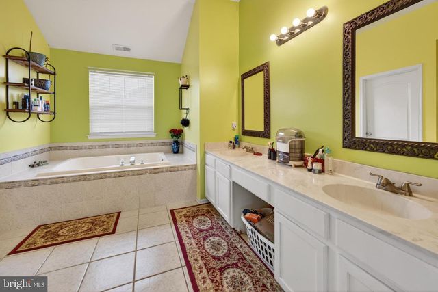 709 S BROAD ST, Clayton, NJ 08312