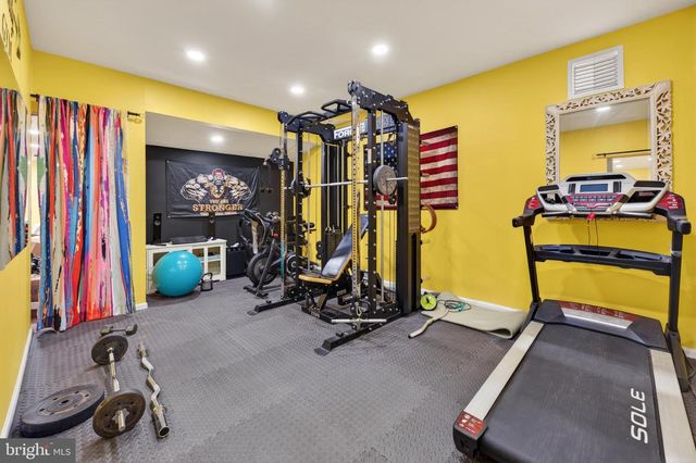 709 S BROAD ST, Clayton, NJ 08312