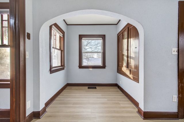 324 Paris Avenue, Rockford, IL 61107