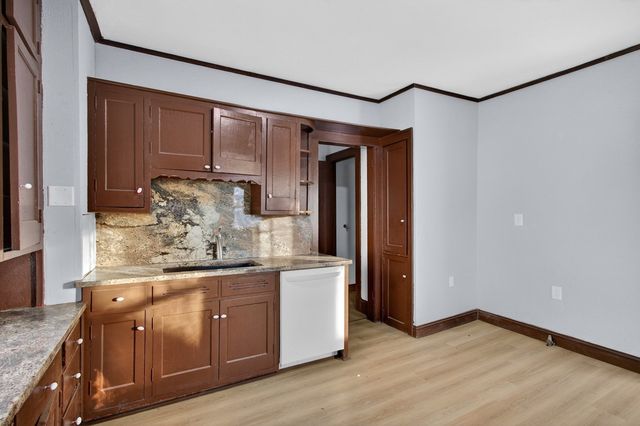 324 Paris Avenue, Rockford, IL 61107