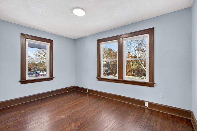 324 Paris Avenue, Rockford, IL 61107