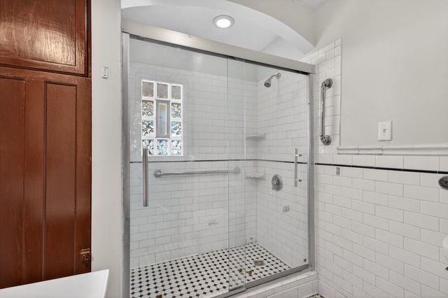 324 Paris Avenue, Rockford, IL 61107