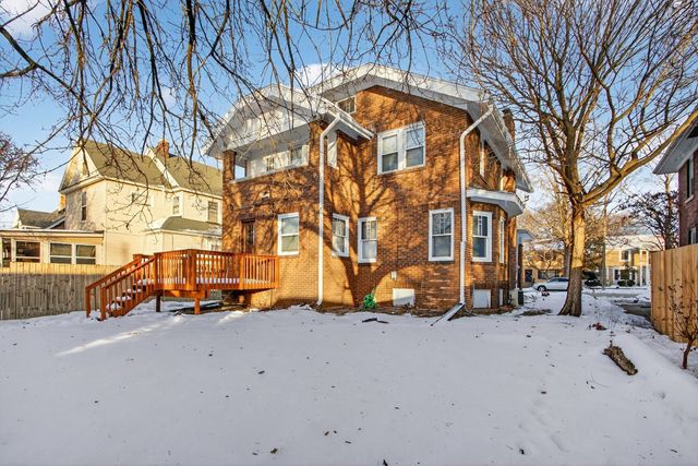 324 Paris Avenue, Rockford, IL 61107