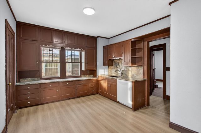 324 Paris Avenue, Rockford, IL 61107