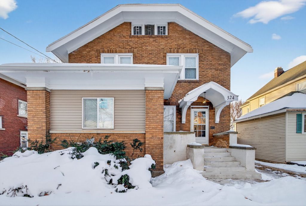 324 Paris Avenue, Rockford, IL 61107
