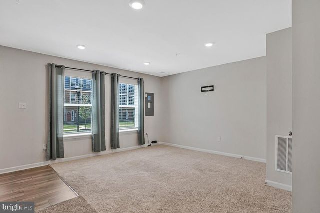 9608 FAGAN DR, Bowie, MD 20721