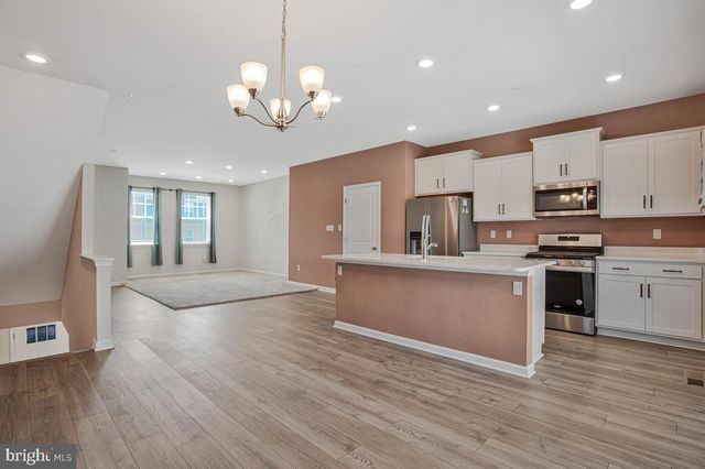 9608 FAGAN DR, Bowie, MD 20721