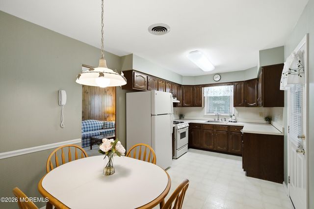 1 Beaverbrook Drive, Toms River, NJ 08757