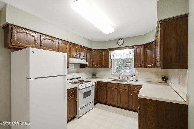 1 Beaverbrook Drive, Toms River, NJ 08757