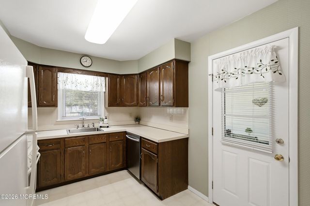 1 Beaverbrook Drive, Toms River, NJ 08757
