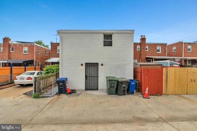 518 OGLETHORPE ST NE, Washington, DC 20011