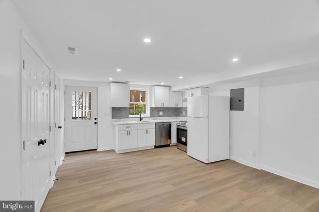 518 OGLETHORPE ST NE, Washington, DC 20011