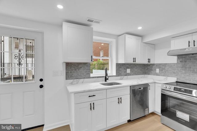 518 OGLETHORPE ST NE, Washington, DC 20011