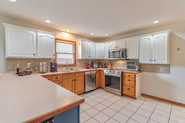 3737 Hartford Place, Evansville, IN 47725