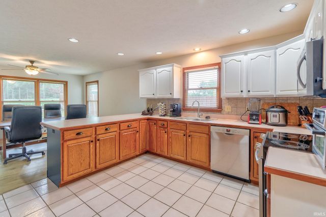 3737 Hartford Place, Evansville, IN 47725