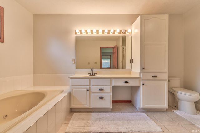 3737 Hartford Place, Evansville, IN 47725