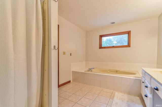 3737 Hartford Place, Evansville, IN 47725