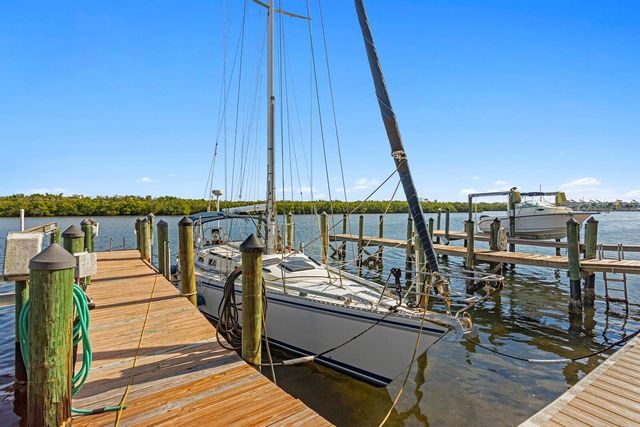 907 BAHIA DEL SOL DRIVE 907, Ruskin, FL 33570