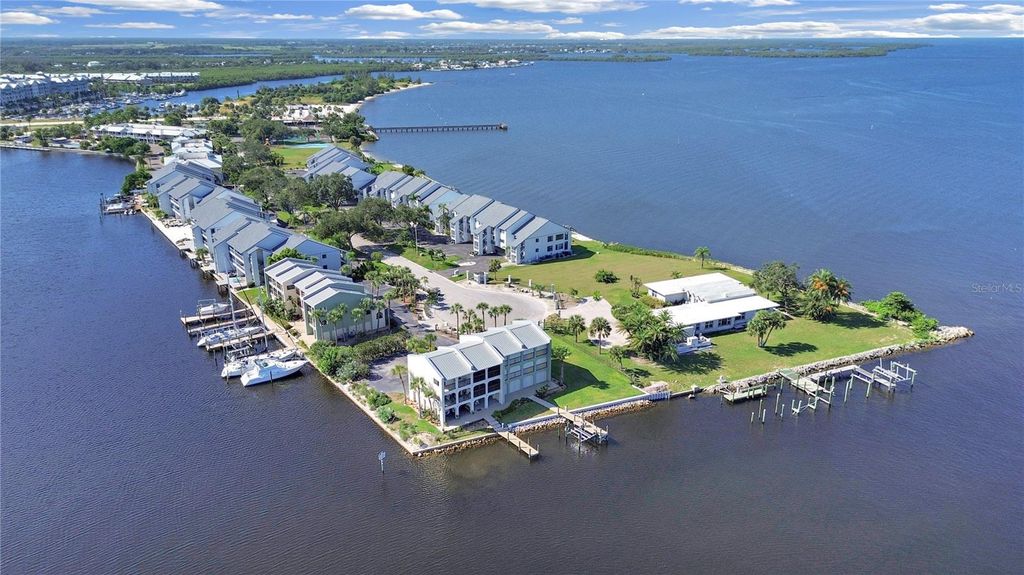 907 BAHIA DEL SOL DRIVE 907, Ruskin, FL 33570