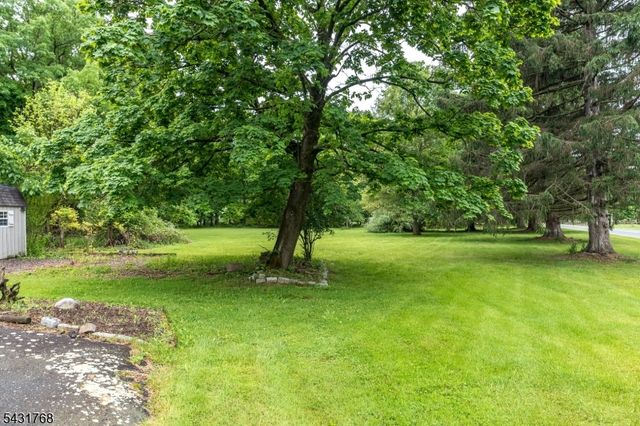 400 Mechlin Corner Rd, Alexandria Twp., NJ 08867