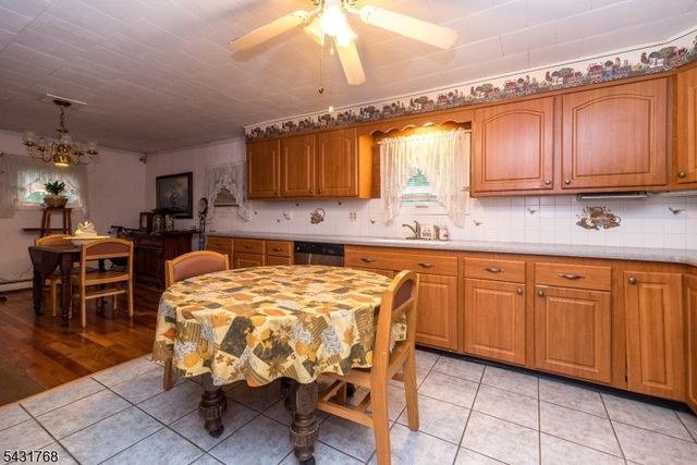 400 Mechlin Corner Rd, Alexandria Twp., NJ 08867