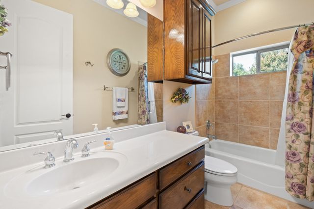 317 Meadow Oaks Drive, Burleson, TX 76028