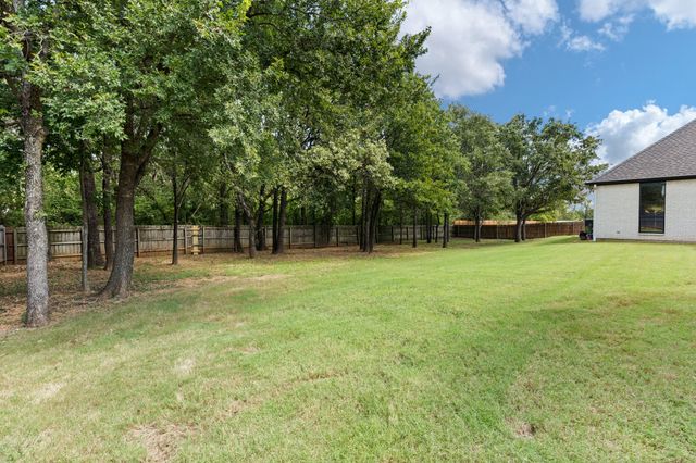 317 Meadow Oaks Drive, Burleson, TX 76028