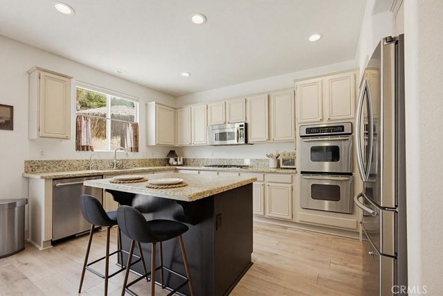 34027 Abbey Road, Temecula, CA 92592