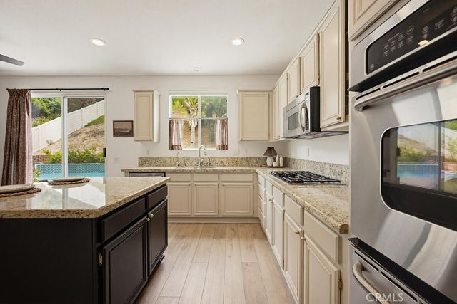 34027 Abbey Road, Temecula, CA 92592