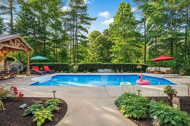 8179 Pineview Court, Villa Rica, GA 30180