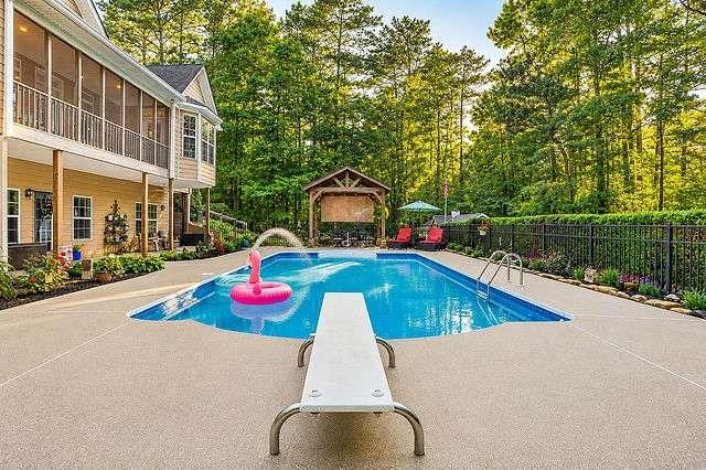 8179 Pineview Court, Villa Rica, GA 30180