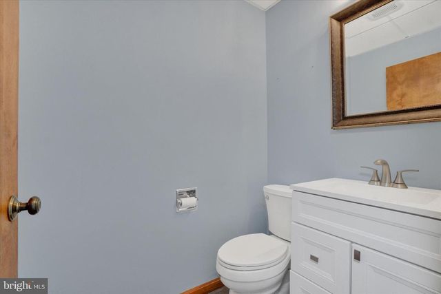 5909 ESHENAUR DR, Harrisburg, PA 17112