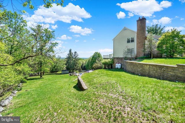 5909 ESHENAUR DR, Harrisburg, PA 17112