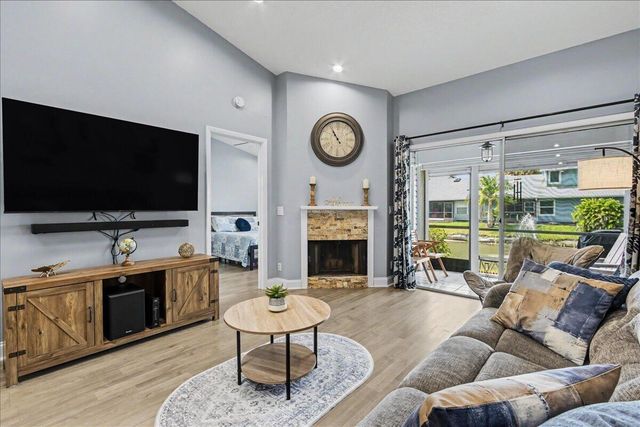 3801 Island Club Circle E, Lake Worth, FL 33462