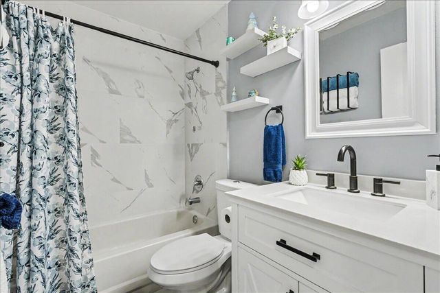 3801 Island Club Circle E, Lake Worth, FL 33462