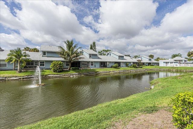 3801 Island Club Circle E, Lake Worth, FL 33462