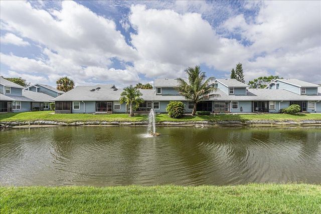 3801 Island Club Circle E, Lake Worth, FL 33462