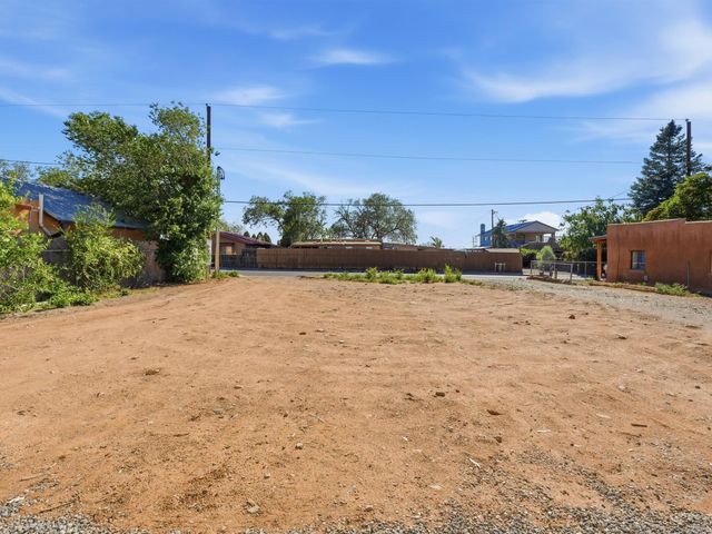 813 Baca Street, Santa Fe, NM 87505