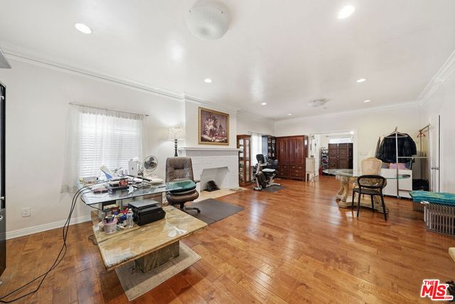 826 Crenshaw Boulevard, Los Angeles, CA 90005