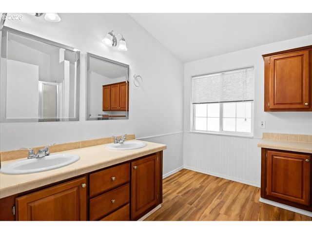195 SAMANTHA Way, Canyonville, OR 97417