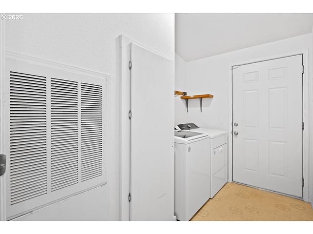 195 SAMANTHA Way, Canyonville, OR 97417