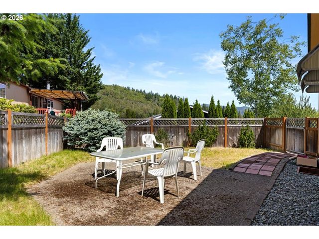 195 SAMANTHA Way, Canyonville, OR 97417