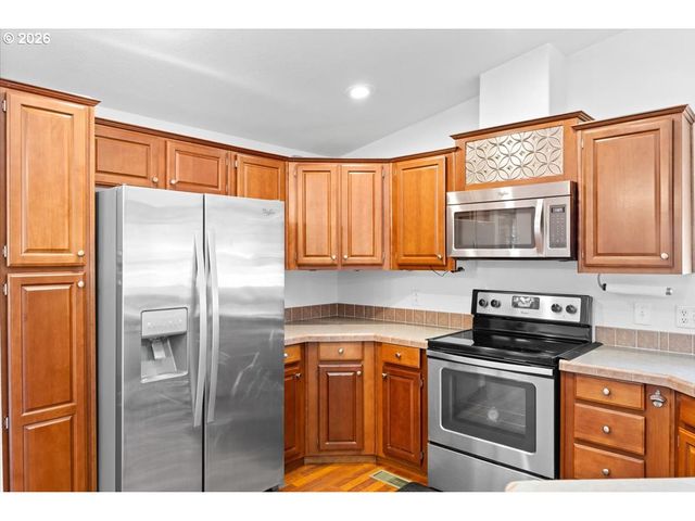 195 SAMANTHA Way, Canyonville, OR 97417