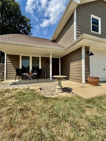 1302 Laurel Street, Kearney, MO 64060