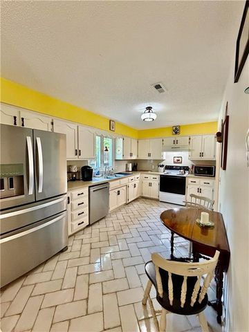 1302 Laurel Street, Kearney, MO 64060