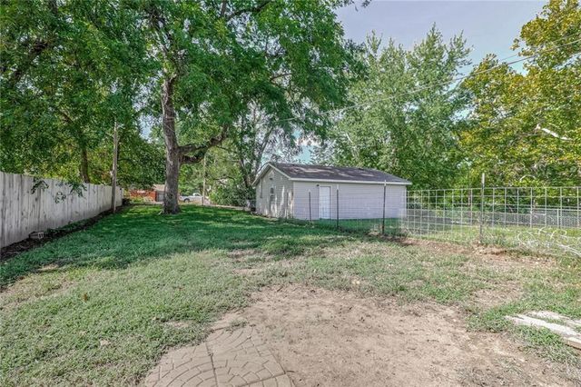 2404 Garland Street, Leavenworth, KS 66048
